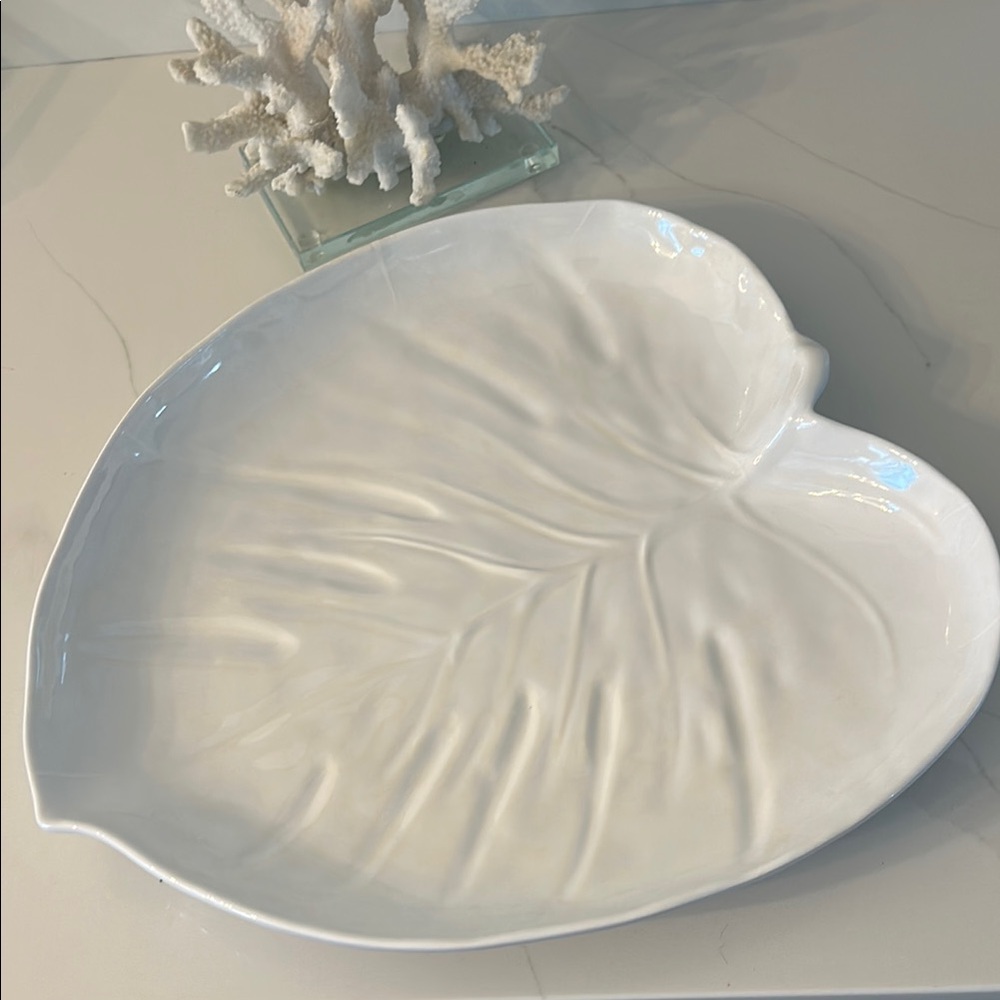 White Leaf-Shaped Platter. See pictures for measurements. Color white.